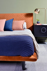 Manhattan Bed - Outlet